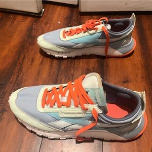Reebok running shoes barely worn